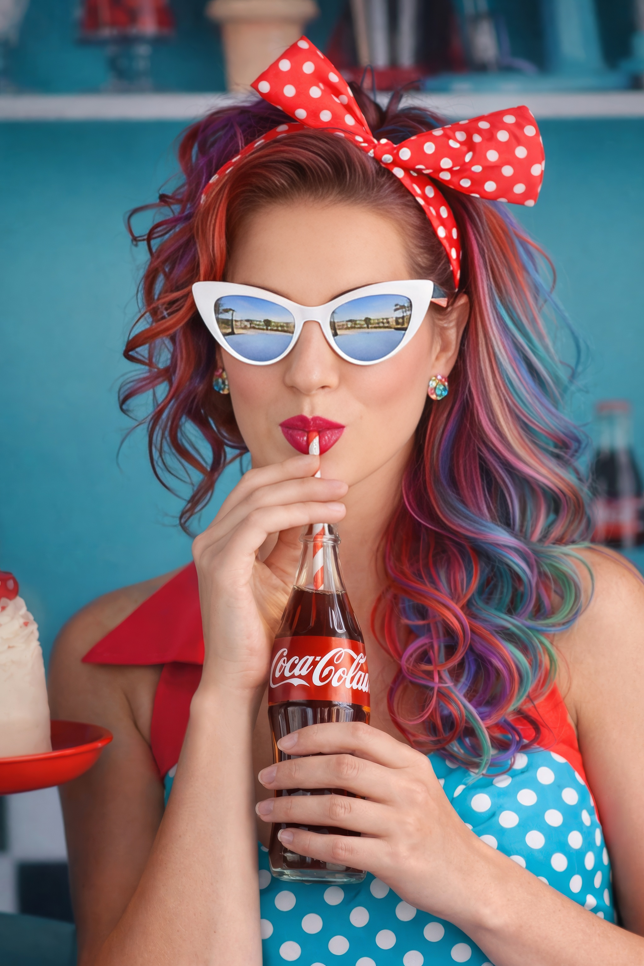 Retro Coca-Cola pin-up
